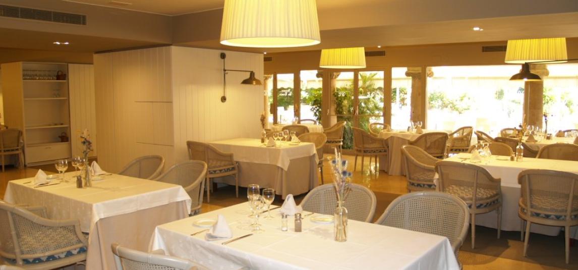 El teu restaurant davant de mar a la platja de Sant Pol