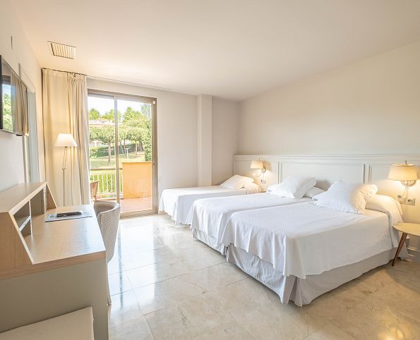 Chambre double avec lit supplémentaire pour adulte