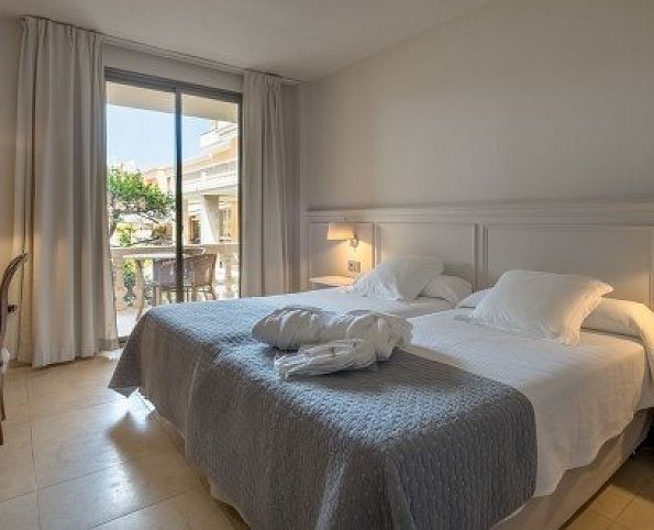 Chambre double vue piscine